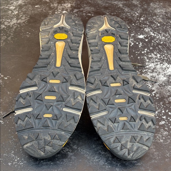 Danner Vibram Men's Olive and Brown Sneakers size 10 - Picture 8 of 10